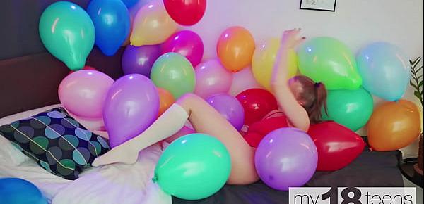 trendsMY18TEENS - Nude Girl With Big Tits Plays With Balloons